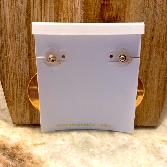 Kendra Scott Necklace & Earrings Set - Picture 4 of 6